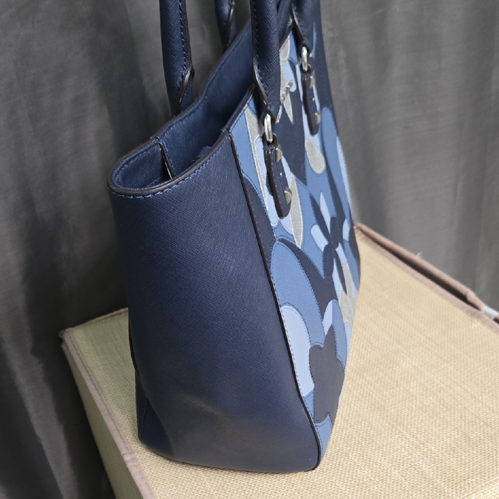 Michael Kors Blue  Patterned Tote EUC - Picture 10 of 16